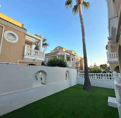 펜션 Sol Beach, Cabo Roig 오리후엘라